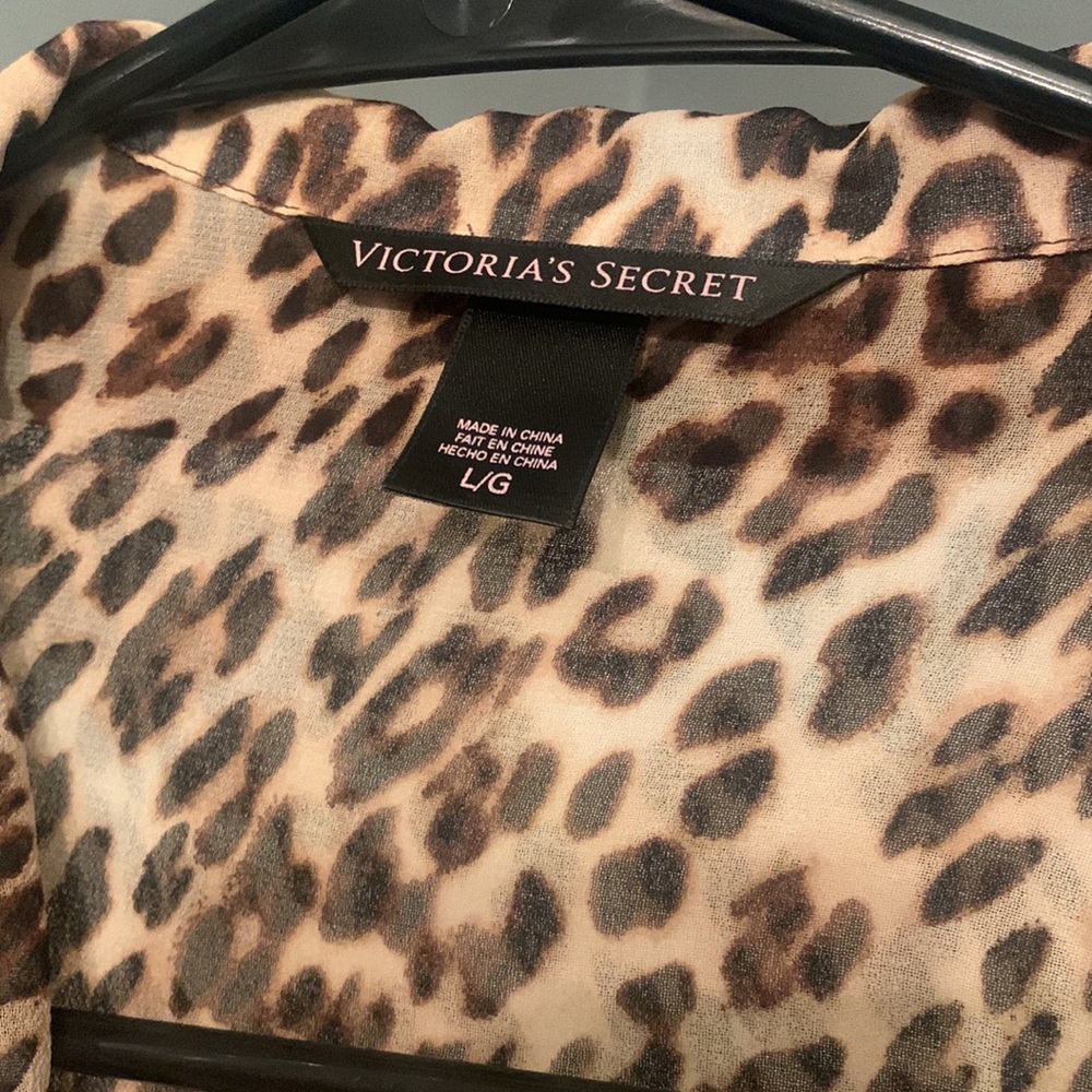 Animal print button up - Picture 2 of 5